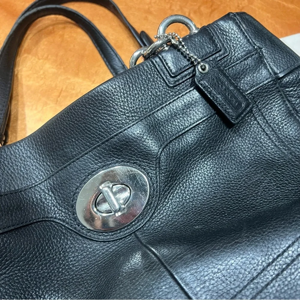 Coach Penelope Carryall Black Pebbled Leather Shoulder Bag silver Turnlock